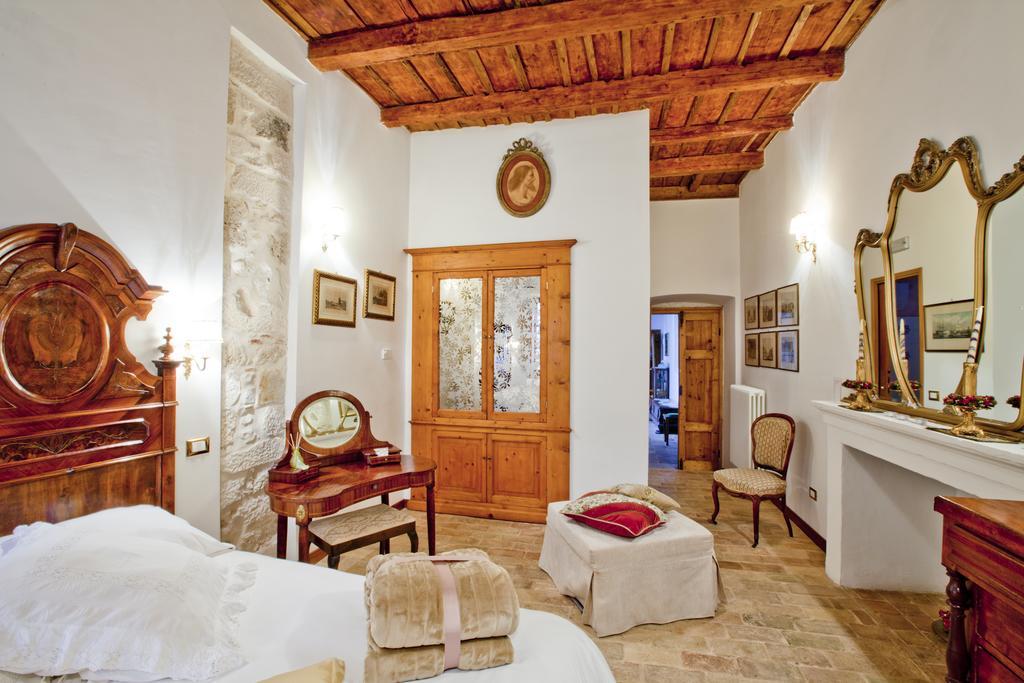 B&B Il Marchese Del Grillo Sulmona Quarto foto